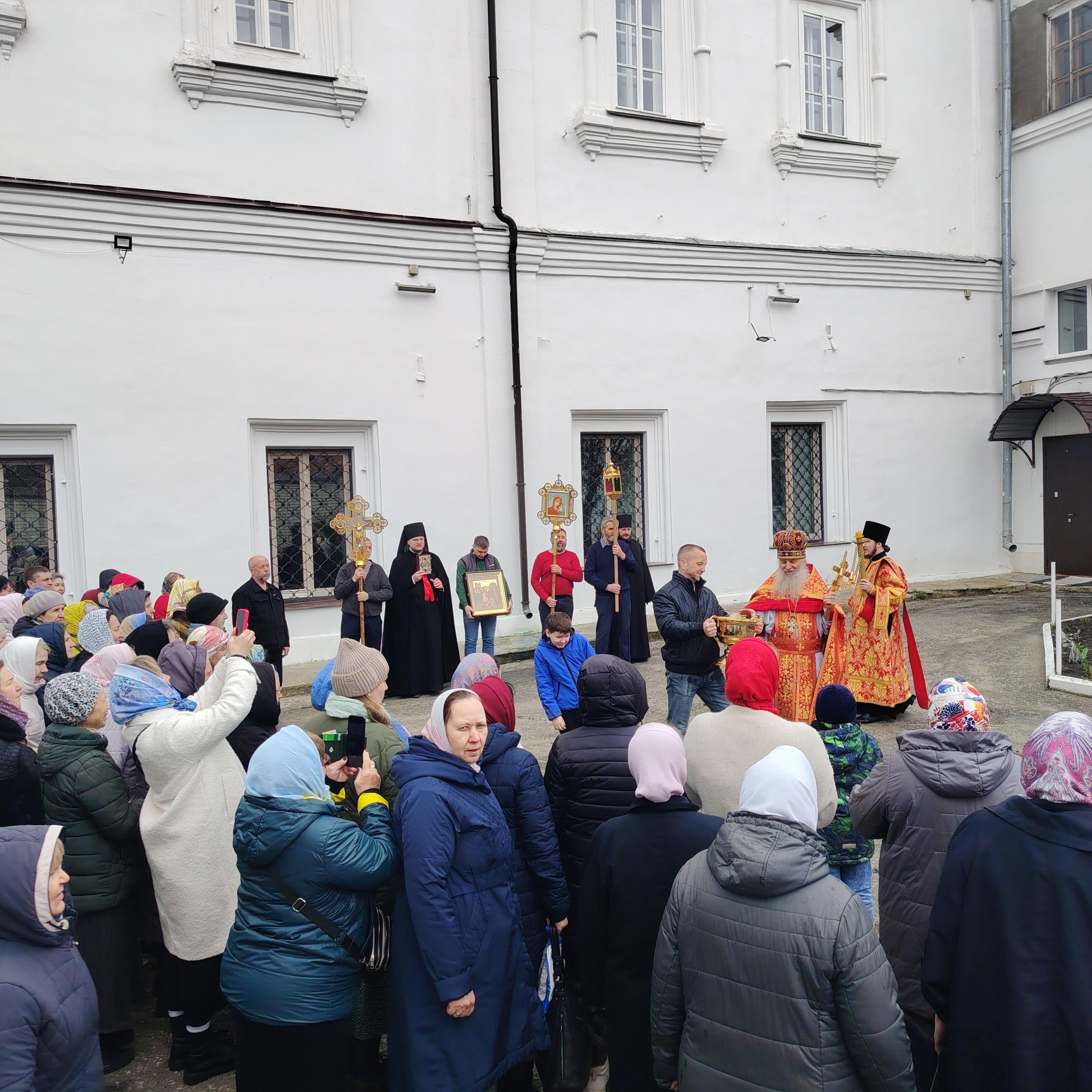 Крестный ход на день жён мироносиц